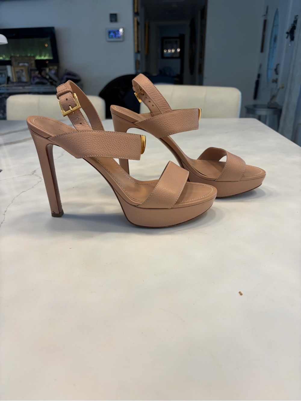 Louis Vuitton Nude Tan Leather Platform Sandal Heels with Gold V Logo - Picture 5 of 7